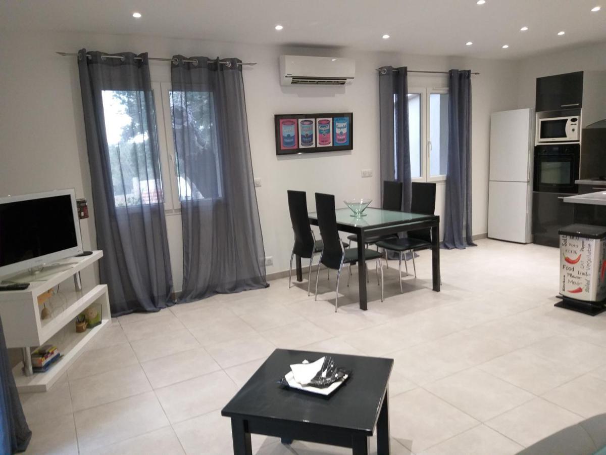 Elsanais Villa Figari  Luaran gambar